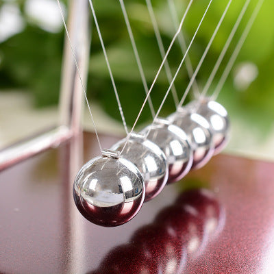 Gioco Newton's Cradle – Pendolo da Scrivania Antistress e Decorazione Intelligente