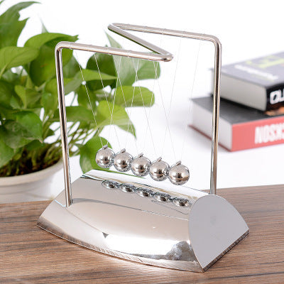 Gioco Newton's Cradle – Pendolo da Scrivania Antistress e Decorazione Intelligente