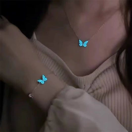 Set Collana e Bracciale con Farfalla Luminosa – Gioielli Glow in the Dark per Feste e Regali Femminili